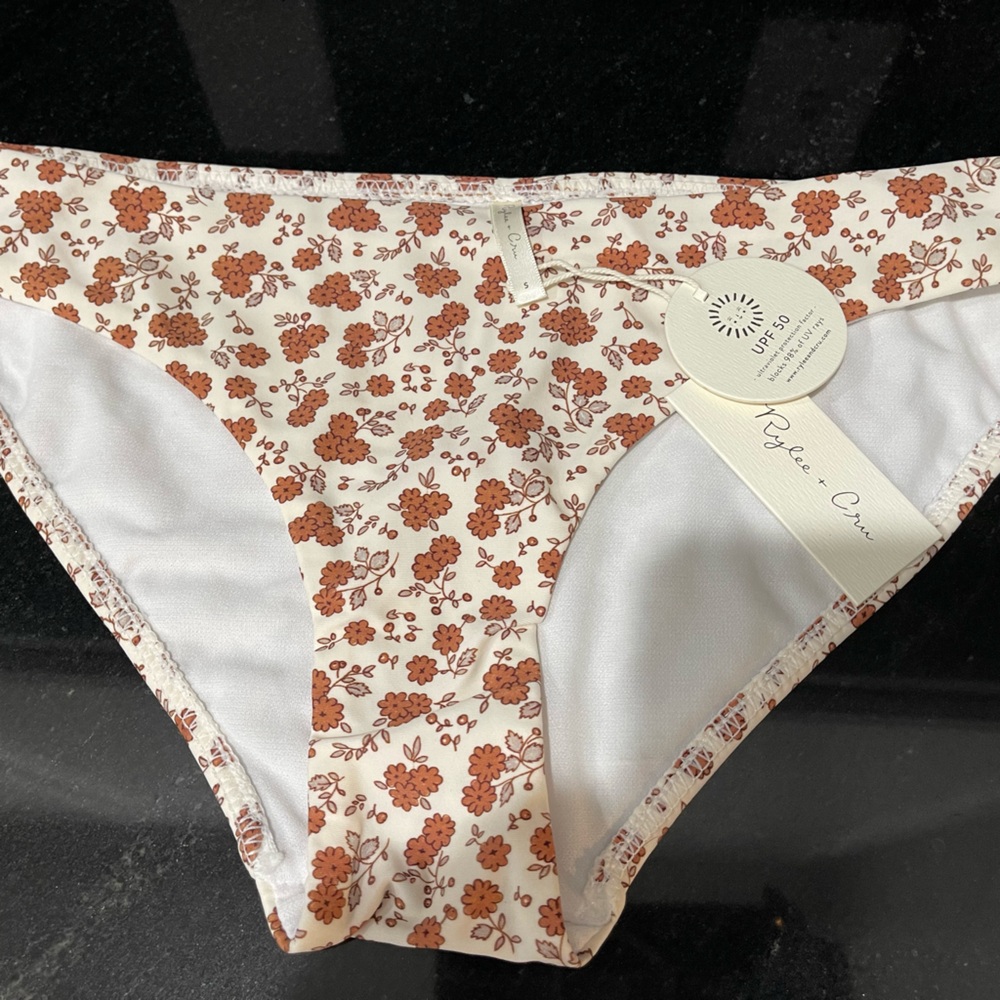 Rylee + Cru hipster bikini bottom in Garden print. Size S